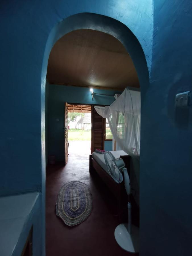 Afro Whale Shark Safari Bed and Breakfast Kilindoni Buitenkant foto