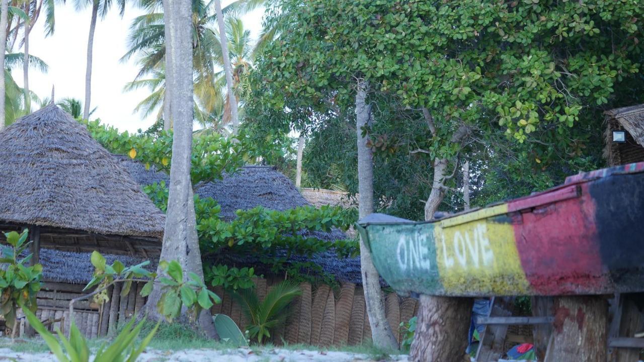 Afro Whale Shark Safari Bed and Breakfast Kilindoni Buitenkant foto