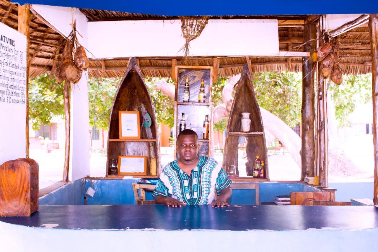 Afro Whale Shark Safari Bed and Breakfast Kilindoni Buitenkant foto