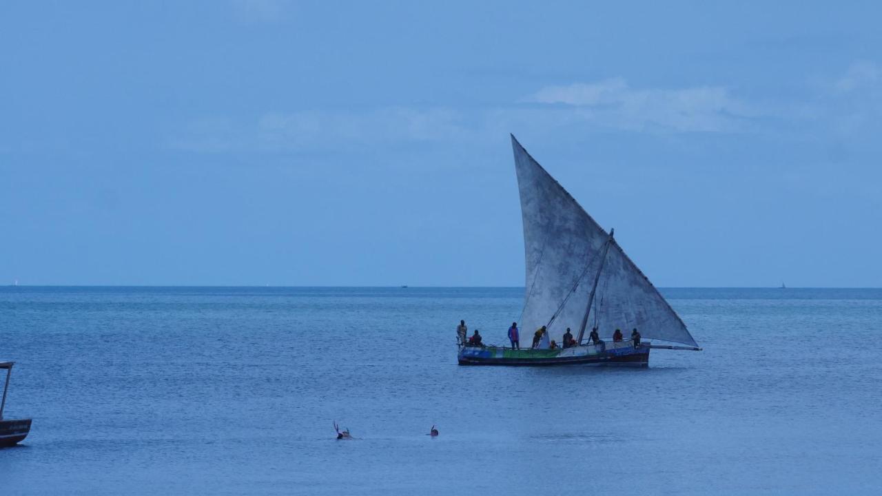 Afro Whale Shark Safari Bed and Breakfast Kilindoni Buitenkant foto