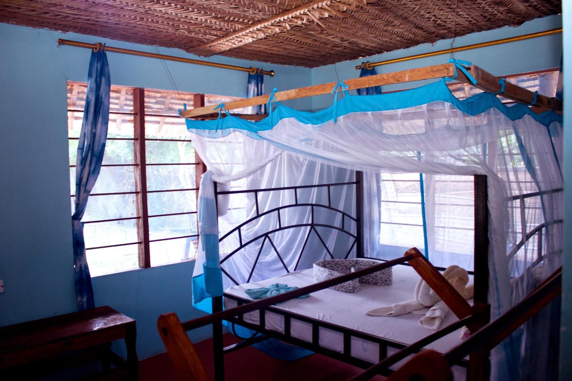 Afro Whale Shark Safari Bed and Breakfast Kilindoni Buitenkant foto